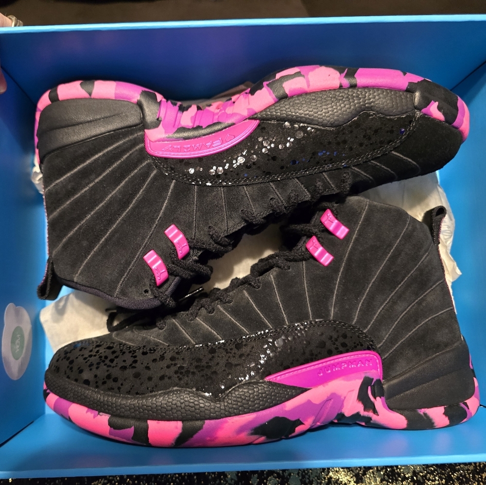JORDAN RETRO 12 DOERNBECHER SZ 10